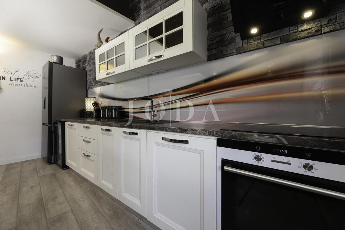 Luksuzna kamnita vila z bazenom, Vrbnik - otok Krk