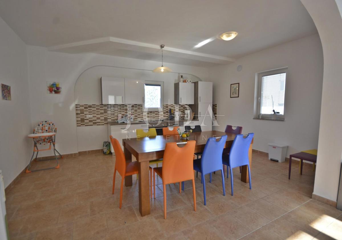 Samostojeća kuća s bazenom u funkciji turističkog najma