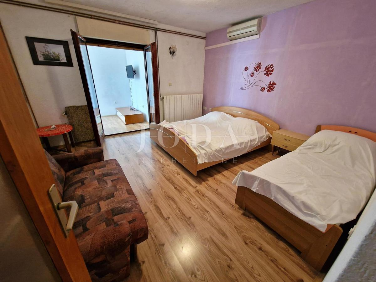 Nadstropje družinske hiše v bližini mesta Krk