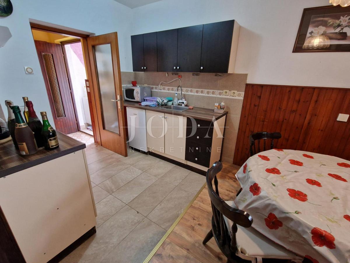 Nadstropje družinske hiše v bližini mesta Krk