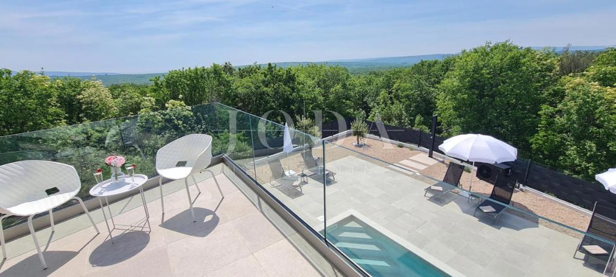 Otok Krk, okolica Vrbnika, moderna novogradnja z bazenom