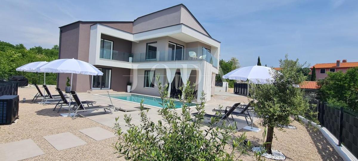 Otok Krk, okolica Vrbnika, moderna novogradnja z bazenom