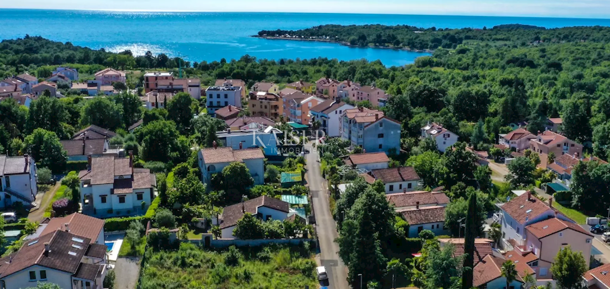 Istra - Poreč, moderna vila z bazenom, 800m od morja