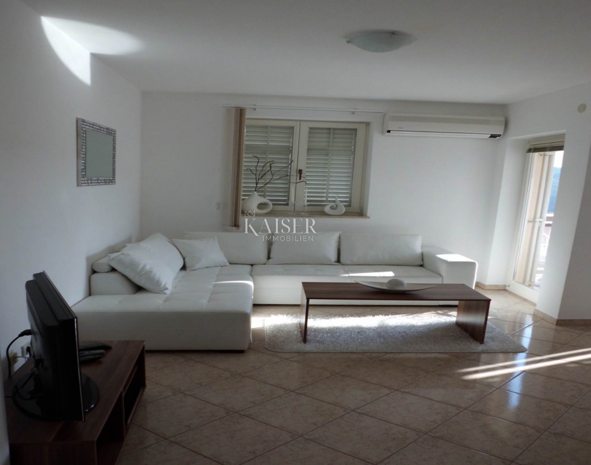 Rabac - dvonadstropni apartma s pogledom na morje, 127 m2