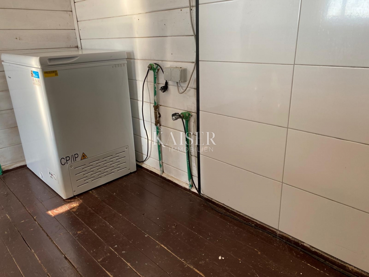 Poslovni prostor Seline, Starigrad, 250m2