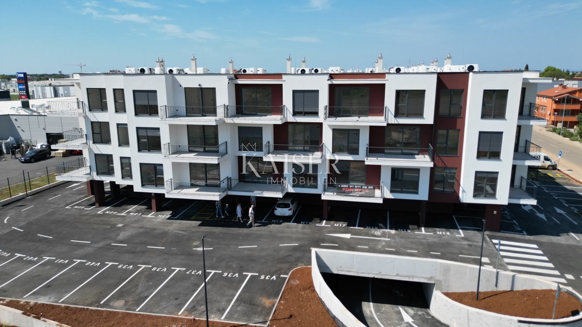 Istra, Umag - dvosobno stanovanje v novogradnji, 71 m2, pritličje z vrtom