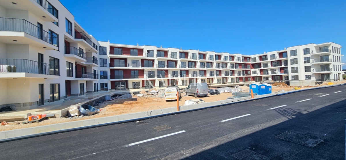 Istra, Umag - dvosobno stanovanje v novogradnji, 71 m2, pritličje z vrtom