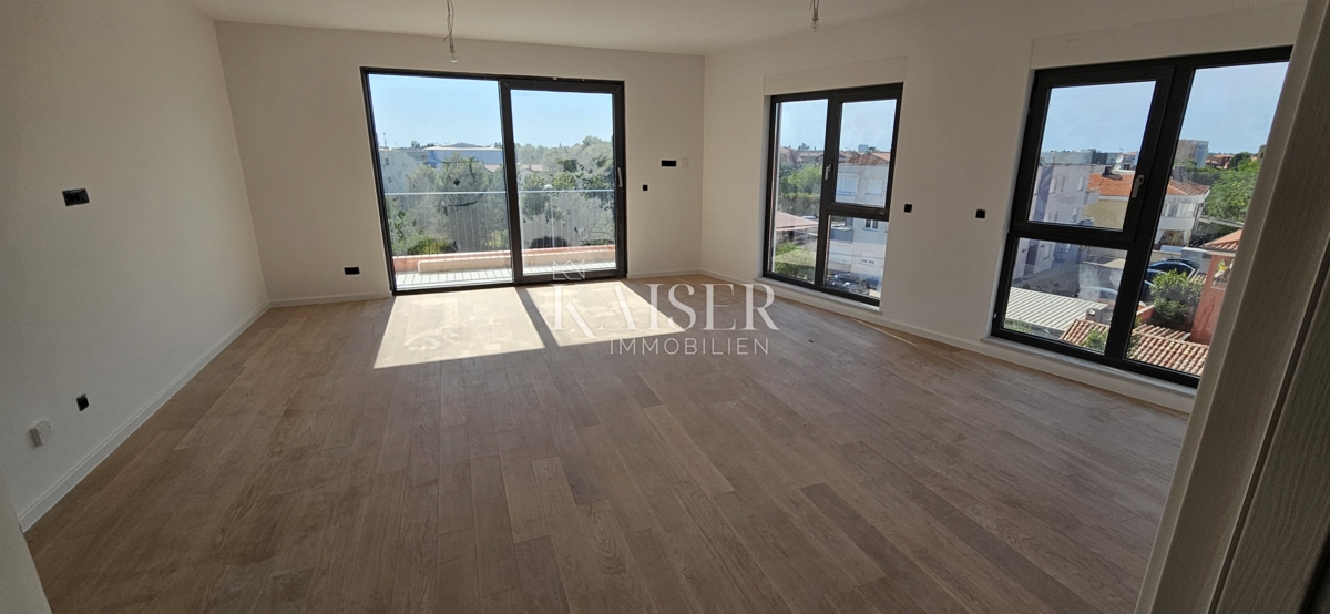 Istra, Umag - dvosobno stanovanje v novogradnji, 71 m2, pritličje z vrtom