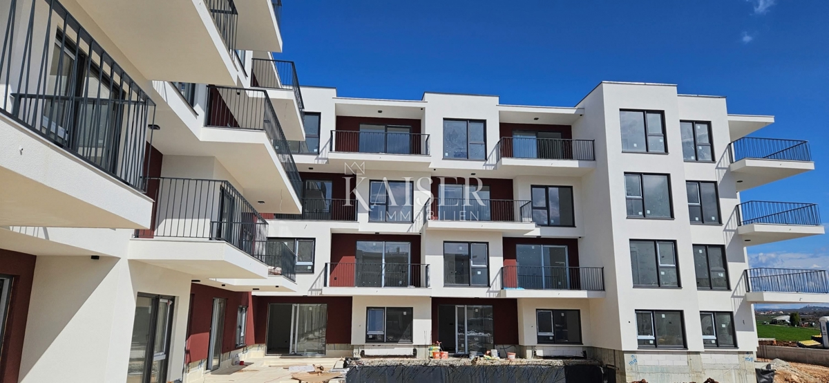 Istra, Umag - dvosobno stanovanje v novogradnji, 71 m2, pritličje z vrtom