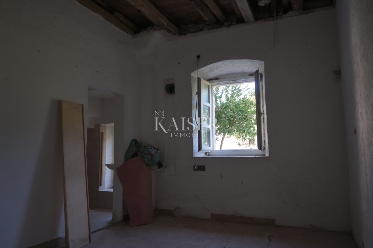 Otok Cres-Lošinj, Osor, trietažni apartma 148 m2