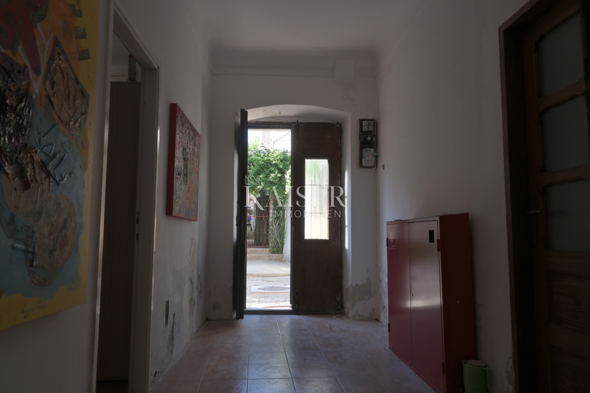 Otok Cres-Lošinj, Osor, trietažni apartma 148 m2