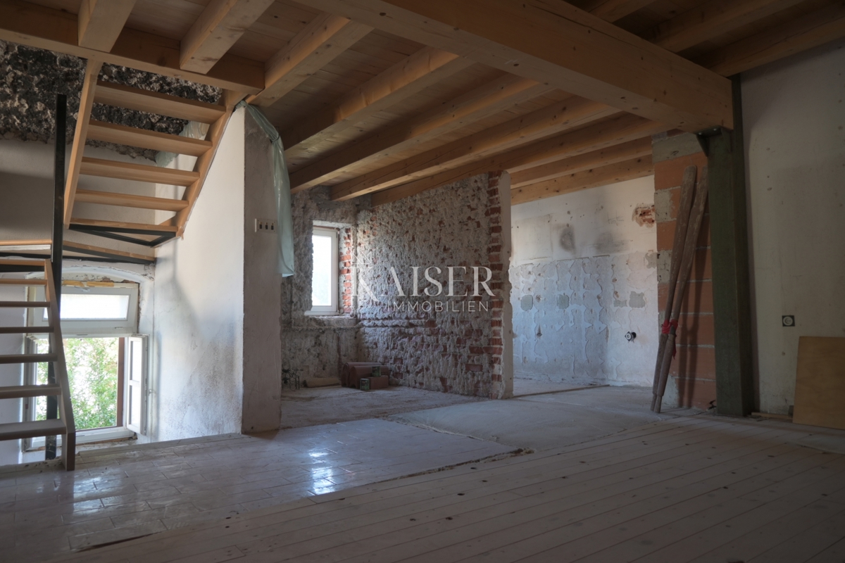 Otok Cres-Lošinj, Osor, trietažni apartma 148 m2