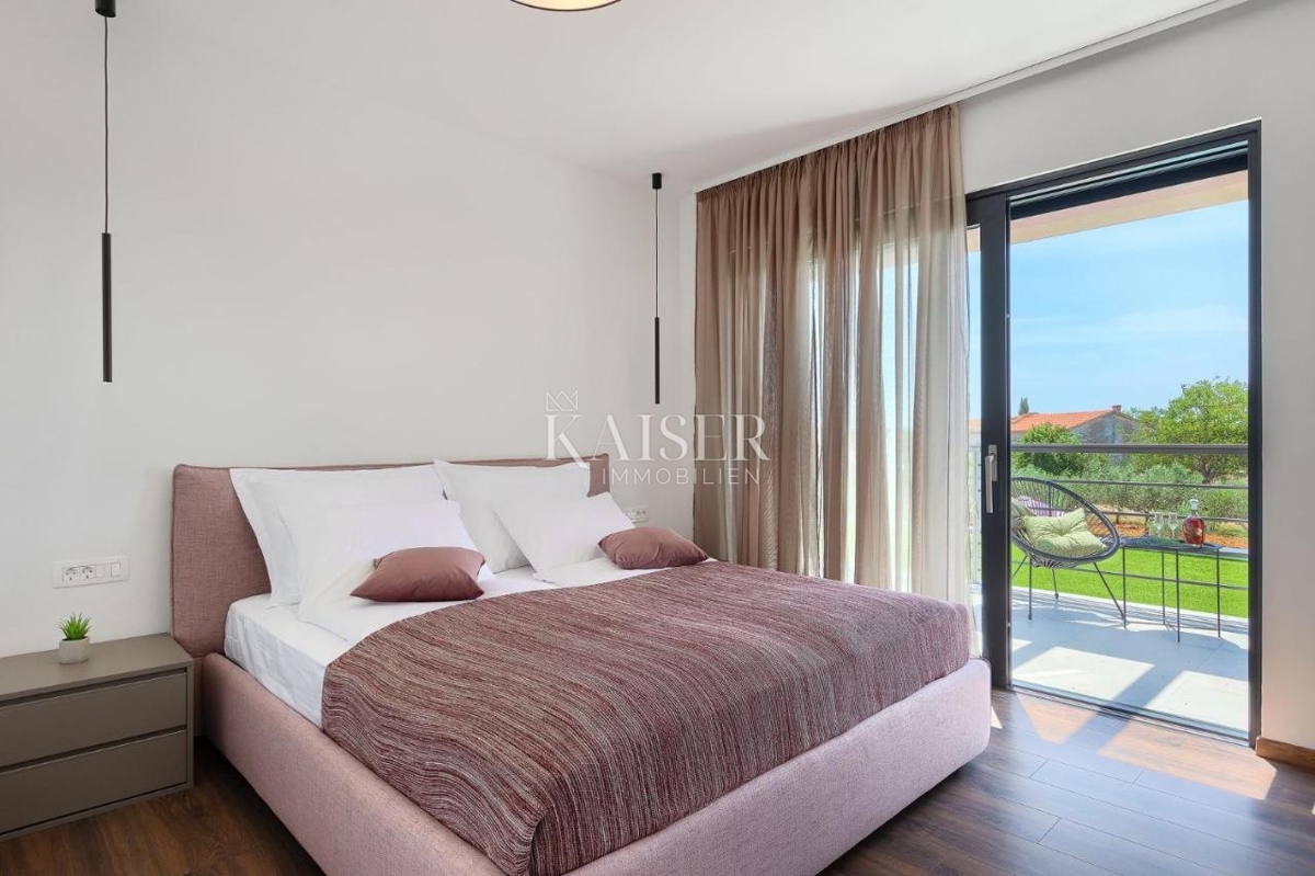 Istra, Svetvinčenat, moderna elegantna vila z bazenom