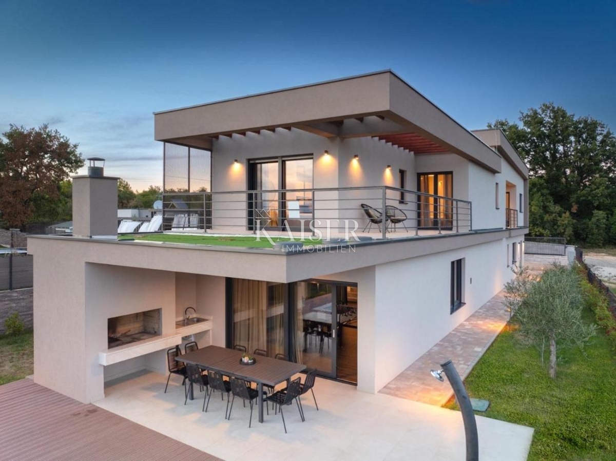 Istra, Svetvinčenat, moderna elegantna vila z bazenom