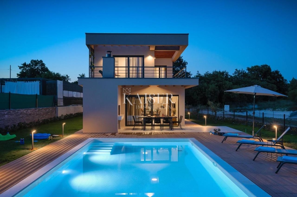Istra, Svetvinčenat, moderna elegantna vila z bazenom