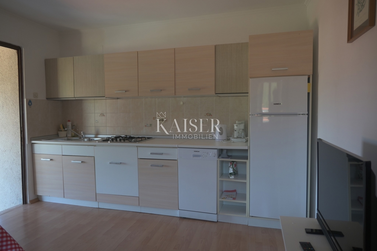 Veli Lošinj - opremljena hiša z dvema apartmajema