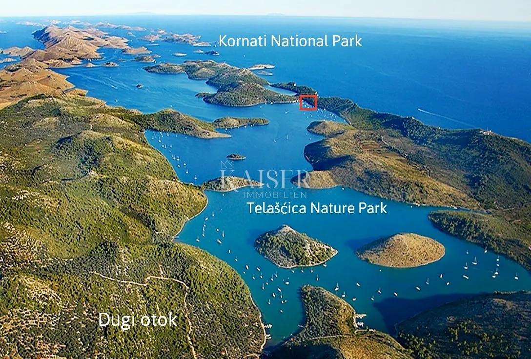Dugi otok - Edinstvena poslovno-stanovanjska stavba v naravnem parku Telašćica na plaži