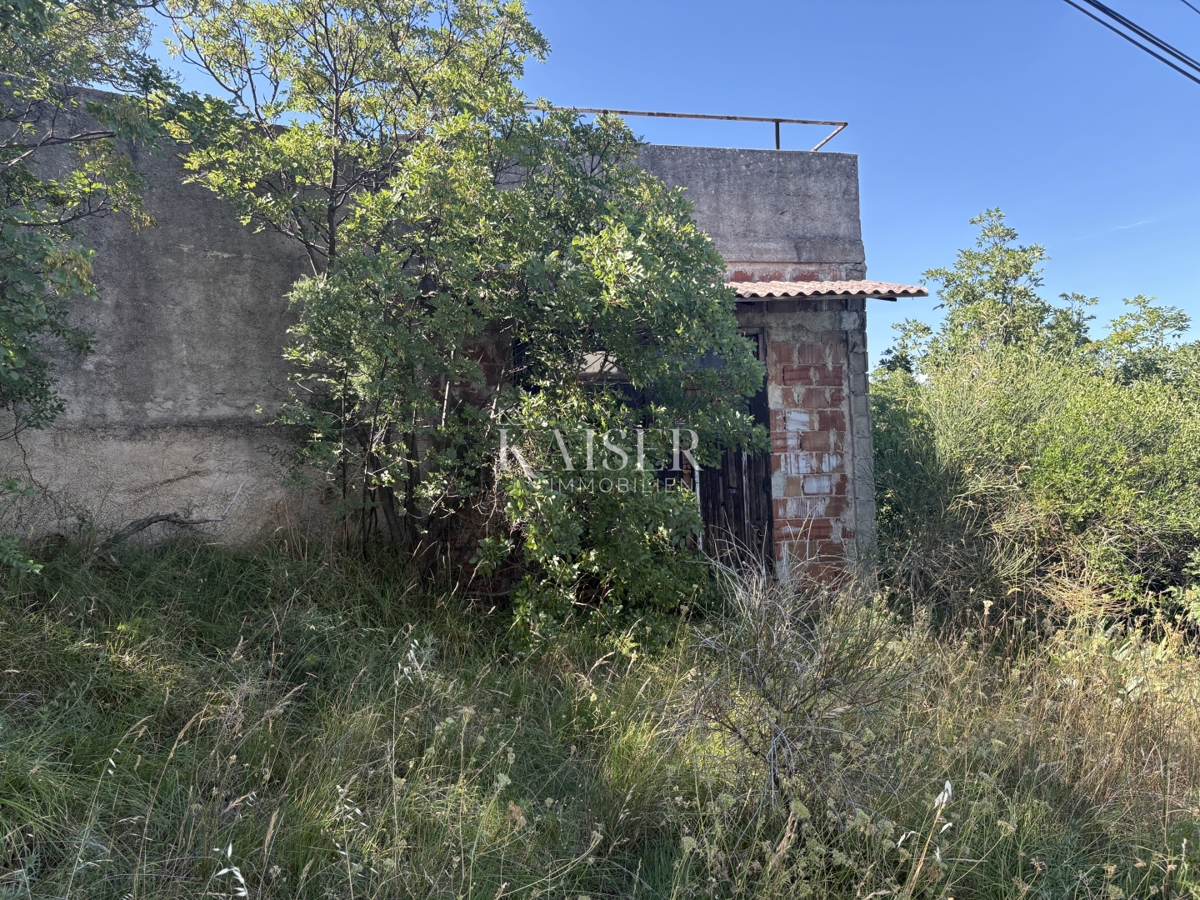Opatija, Brseč - zazidljivo zemljišče 696 m2