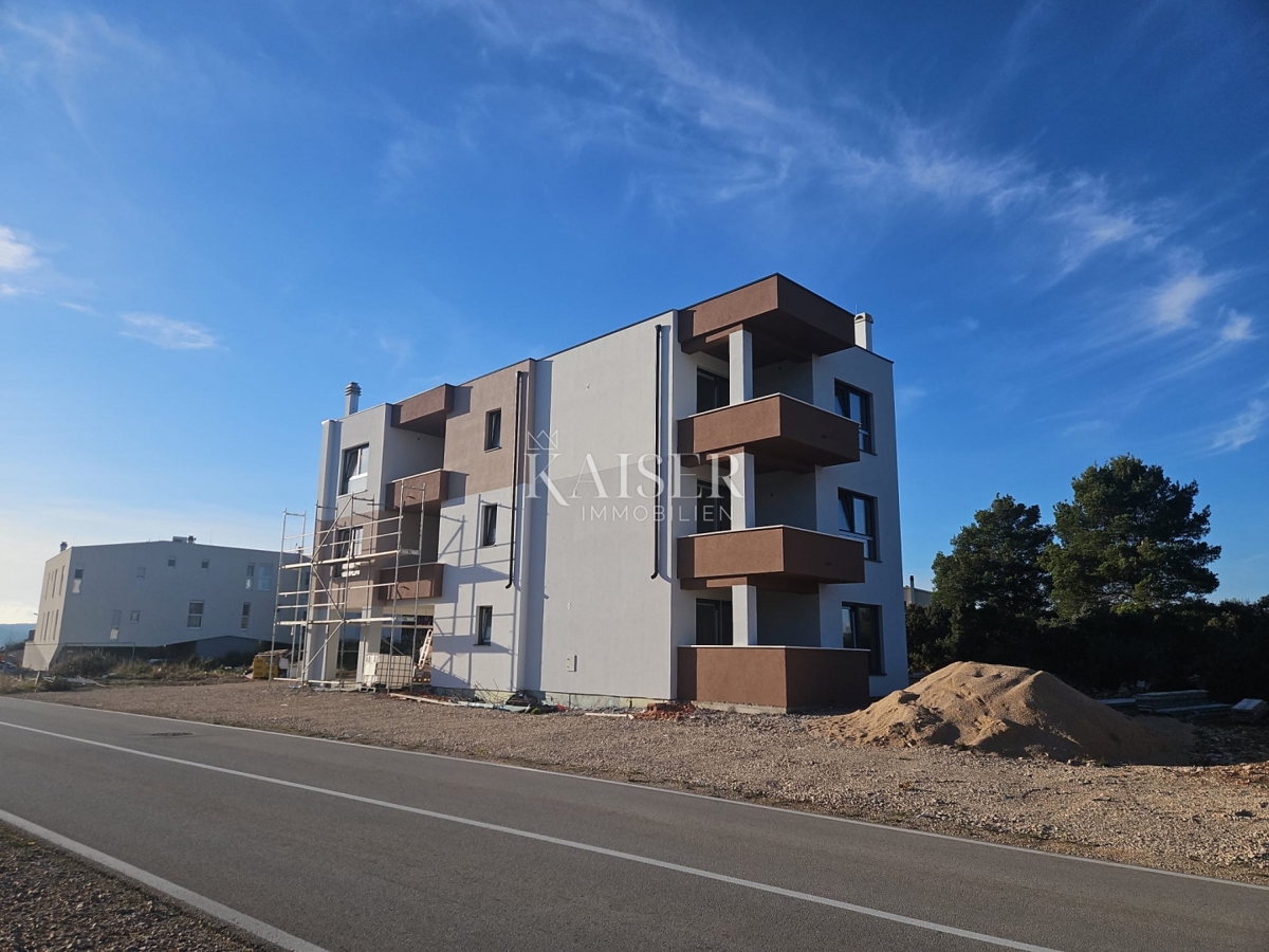 Šibenik, Brodarica - enosobno stanovanje 63,13 m2 v novi stavbi v bližini plaže Rezalište