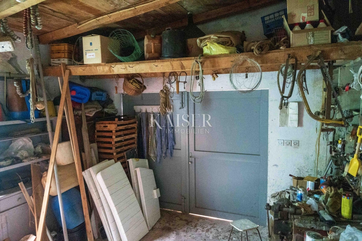 Mali Lošinj, Nerezine-Tradicionalna kamnita hiša