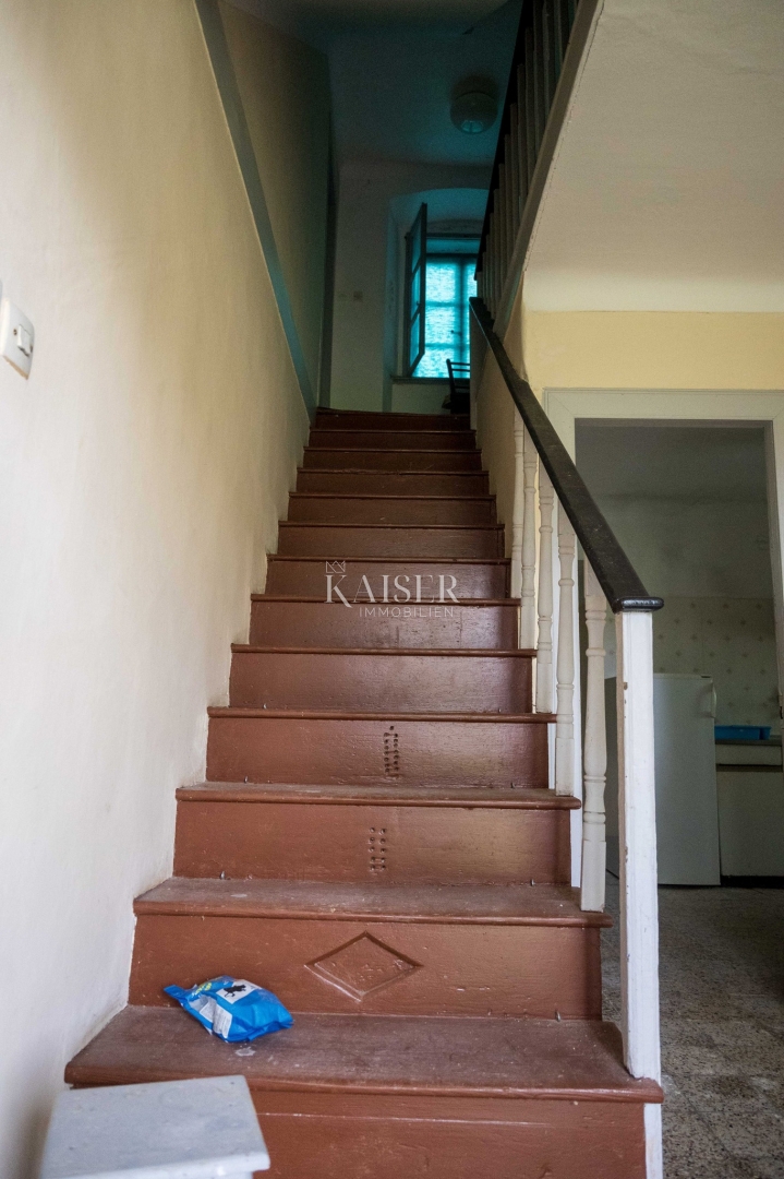 Mali Lošinj, Nerezine-Tradicionalna kamnita hiša