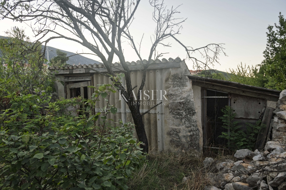 Mali Lošinj, Nerezine-Tradicionalna kamnita hiša