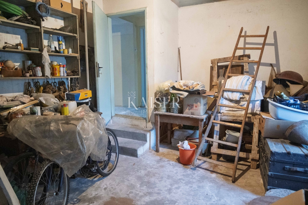 Mali Lošinj, Nerezine-Tradicionalna kamnita hiša