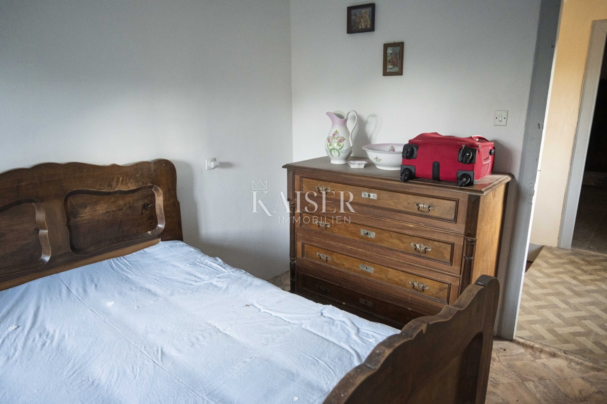 Mali Lošinj, Nerezine-Tradicionalna kamnita hiša