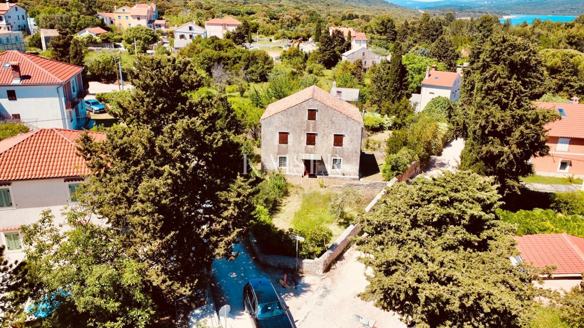 Mali Lošinj, Nerezine-Tradicionalna kamnita hiša