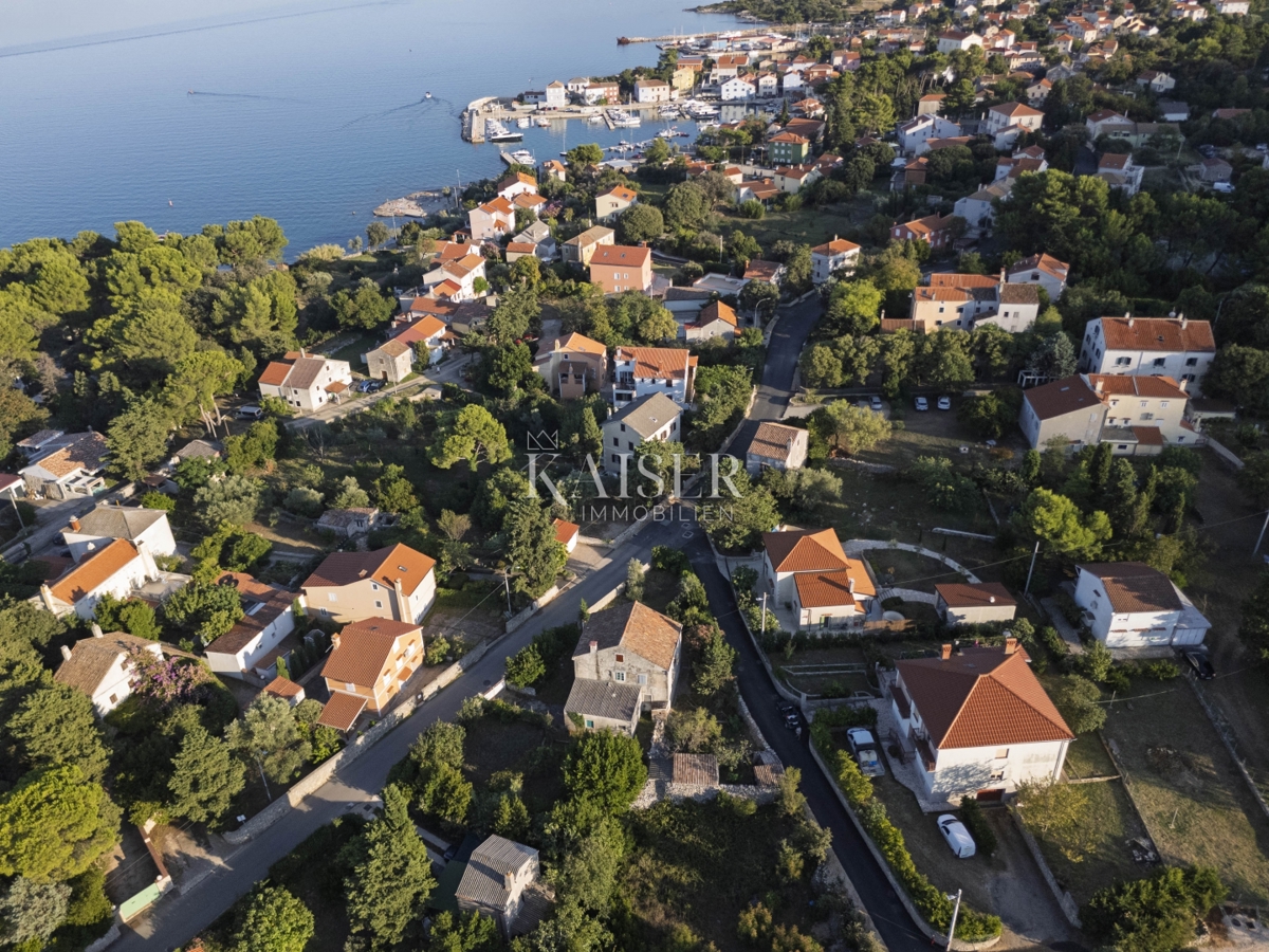 Mali Lošinj, Nerezine-Tradicionalna kamnita hiša