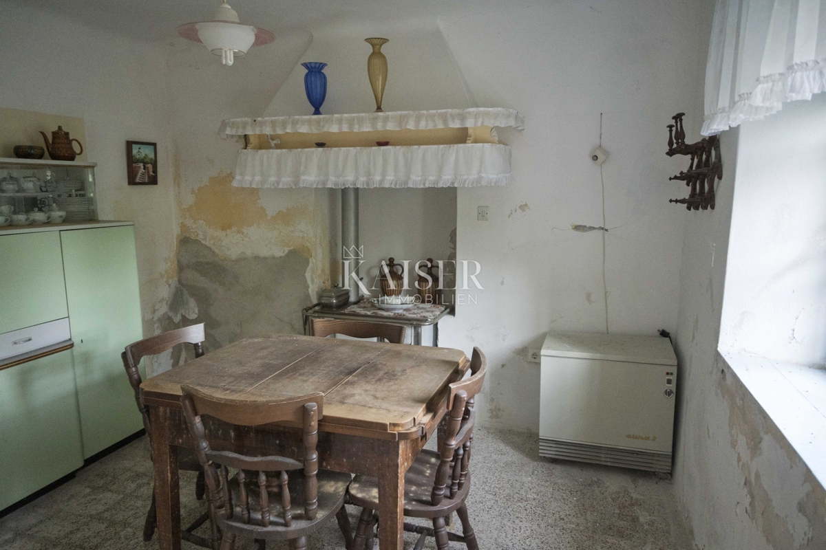 Mali Lošinj, Nerezine-Tradicionalna kamnita hiša