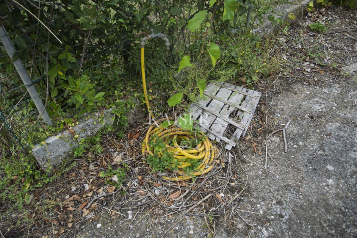 Mali Lošinj, Nerezine-Tradicionalna kamnita hiša