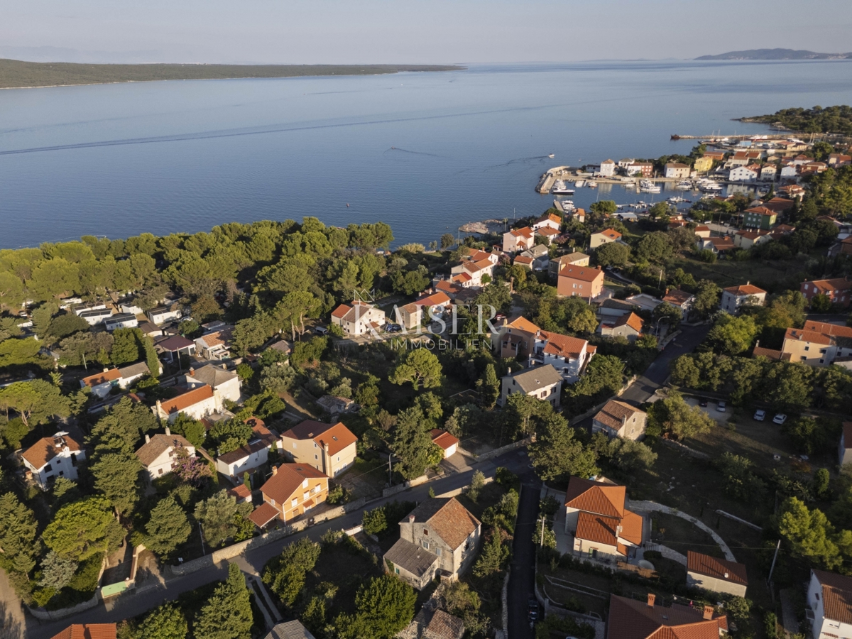 Mali Lošinj, Nerezine-Tradicionalna kamnita hiša