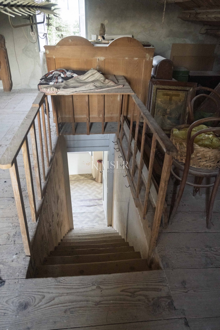 Mali Lošinj, Nerezine-Tradicionalna kamnita hiša