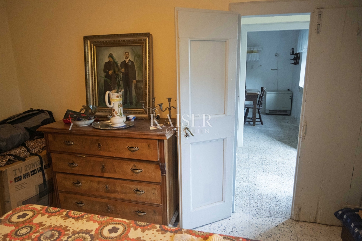 Mali Lošinj, Nerezine-Tradicionalna kamnita hiša