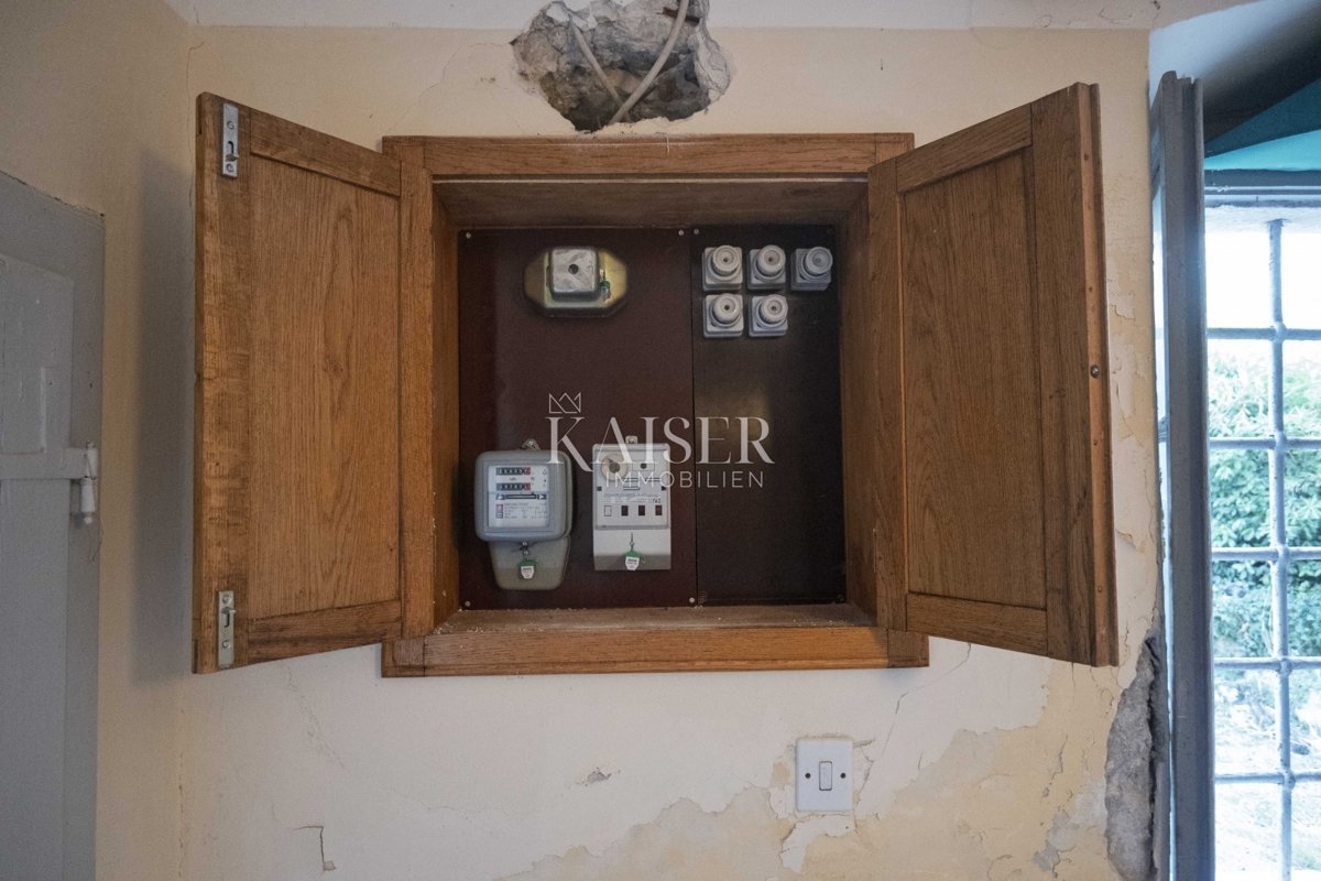 Mali Lošinj, Nerezine-Tradicionalna kamnita hiša