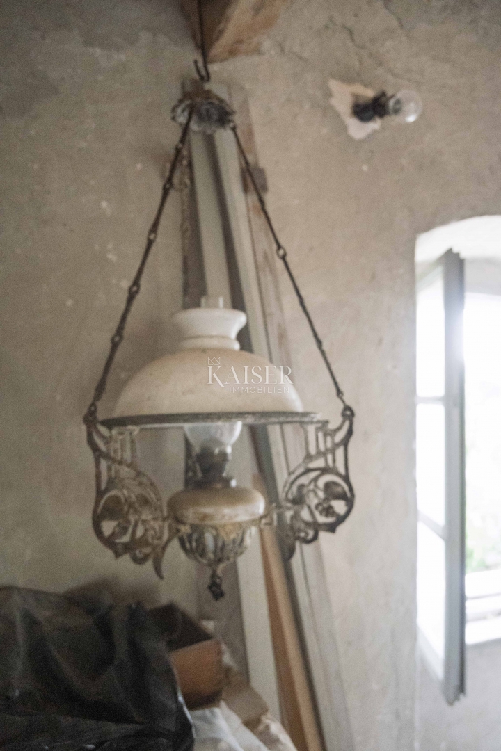Mali Lošinj, Nerezine-Tradicionalna kamnita hiša