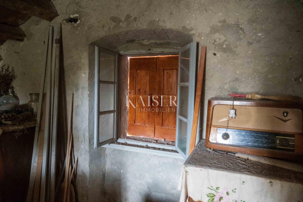 Mali Lošinj, Nerezine-Tradicionalna kamnita hiša