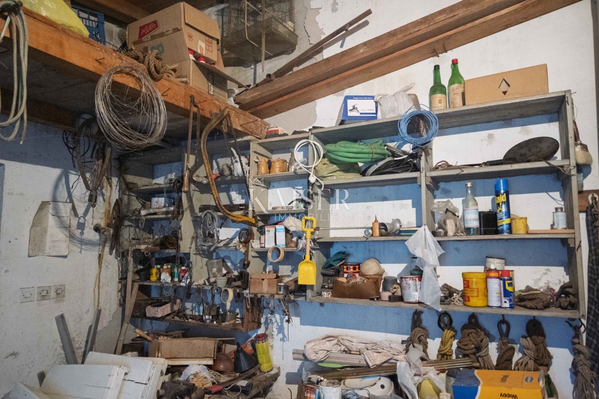 Mali Lošinj, Nerezine-Tradicionalna kamnita hiša