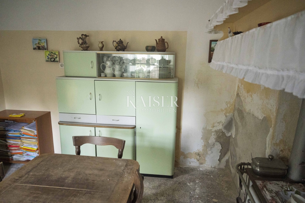 Mali Lošinj, Nerezine-Tradicionalna kamnita hiša