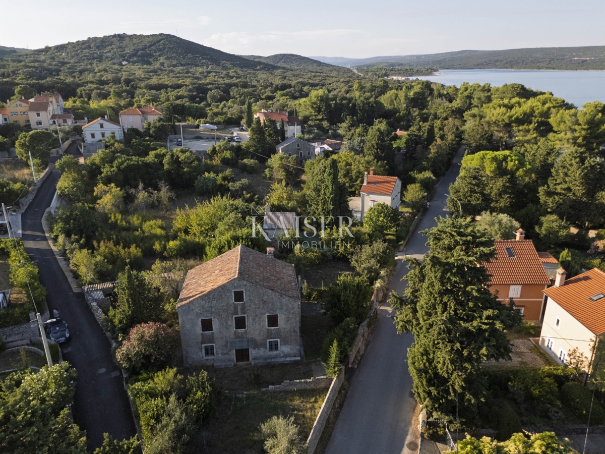 Mali Lošinj, Nerezine-Tradicionalna kamnita hiša
