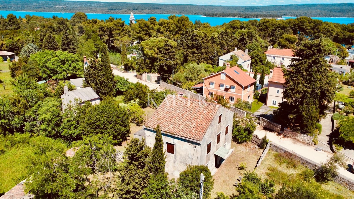 Mali Lošinj, Nerezine-Tradicionalna kamnita hiša