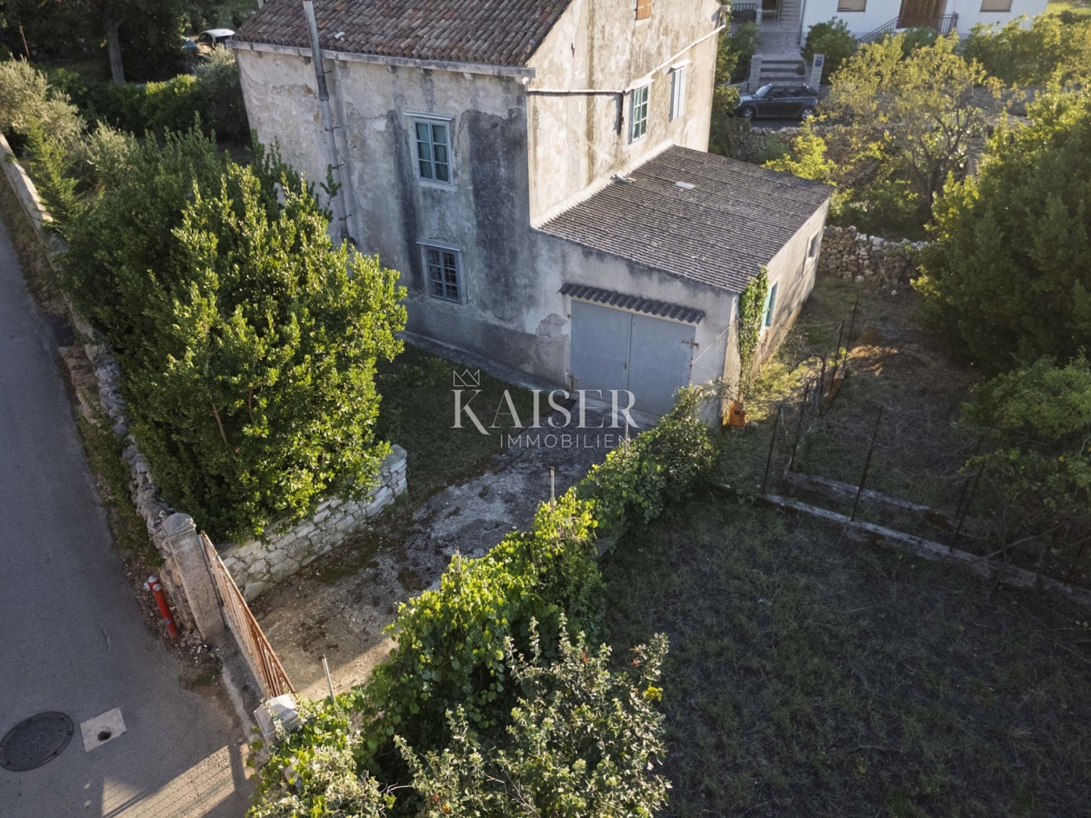 Mali Lošinj, Nerezine-Tradicionalna kamnita hiša