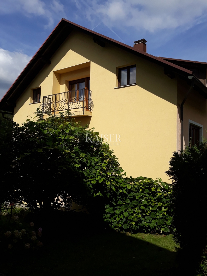 Delnice - hiša s petimi stanovanji, IDEALNA PRILOŽNOST ZA INVESTITORJE