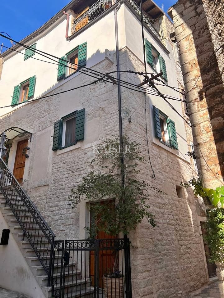 Starine Grad, Šibenik, 150m2