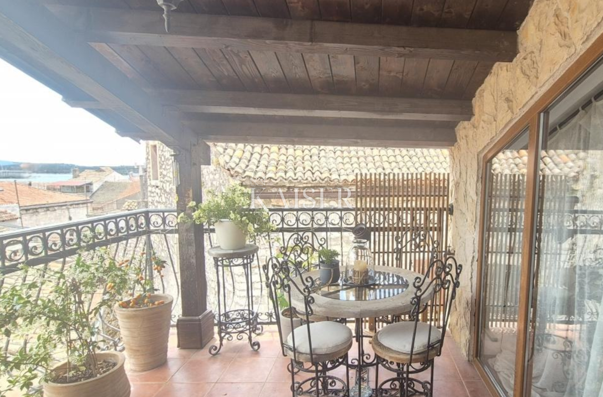 Starine Grad, Šibenik, 150m2