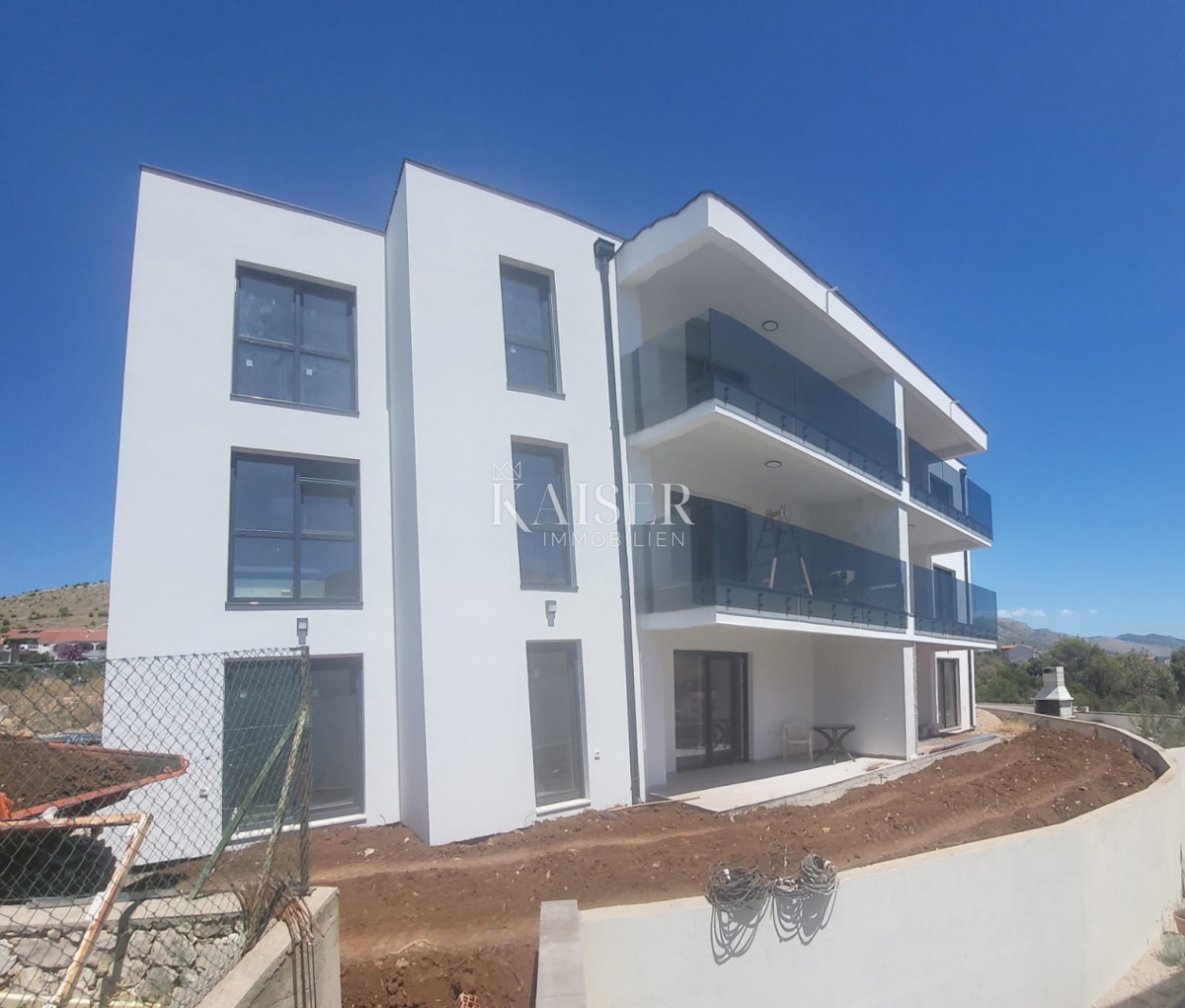 ŠIBENIK, GREBAŠTICA – EKSKLUZIVNO STANOVANJE V NOVI LUKSUZNI ZGRADBI