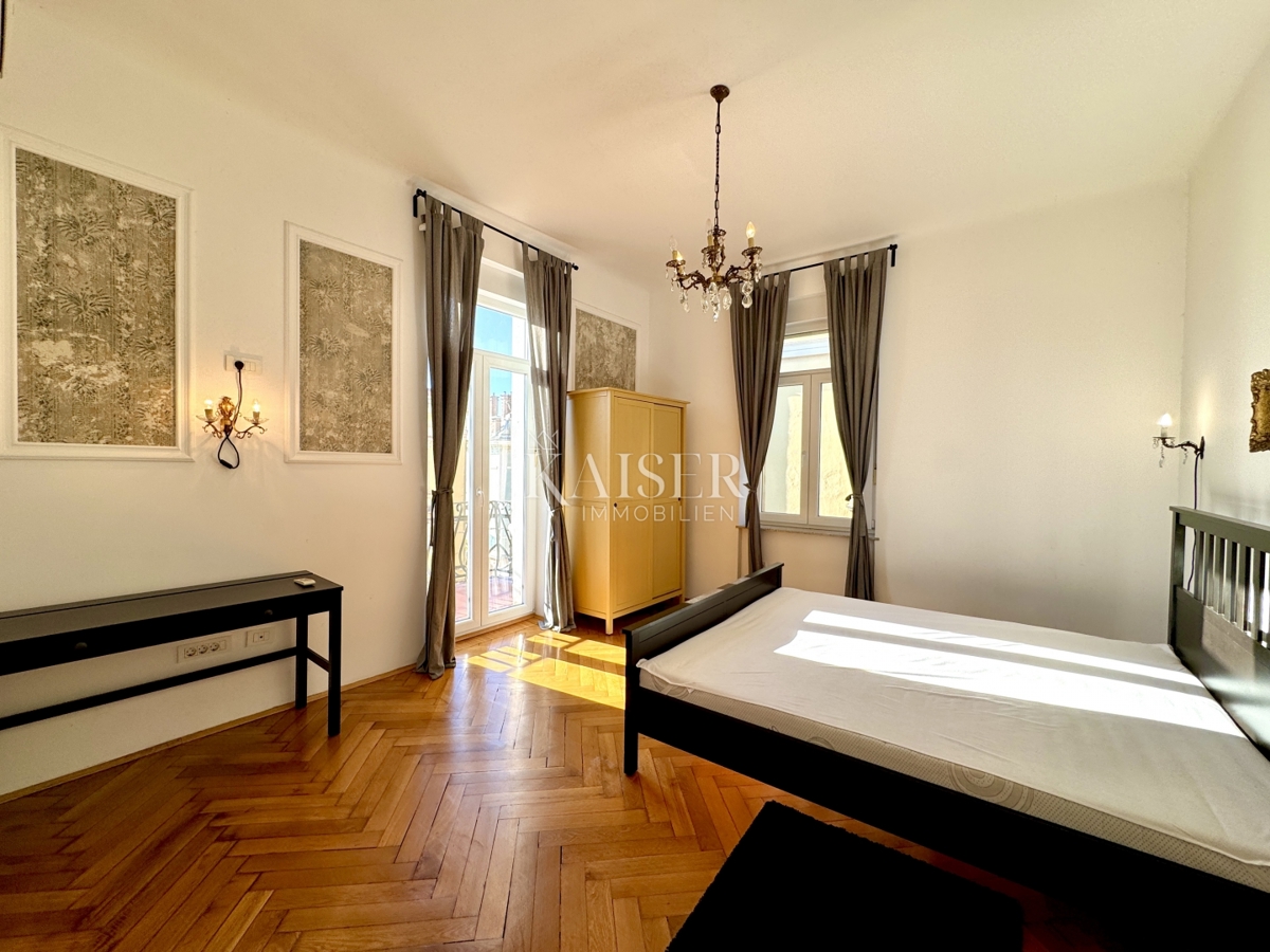 Opatija - Dva apartmaja z velikim balkonom v samem centru 100 m od morja