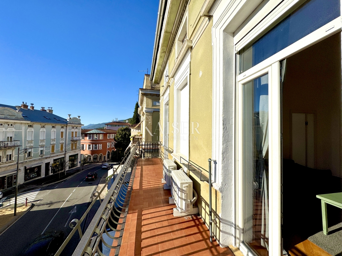 Opatija - Dva apartmaja z velikim balkonom v samem centru 100 m od morja