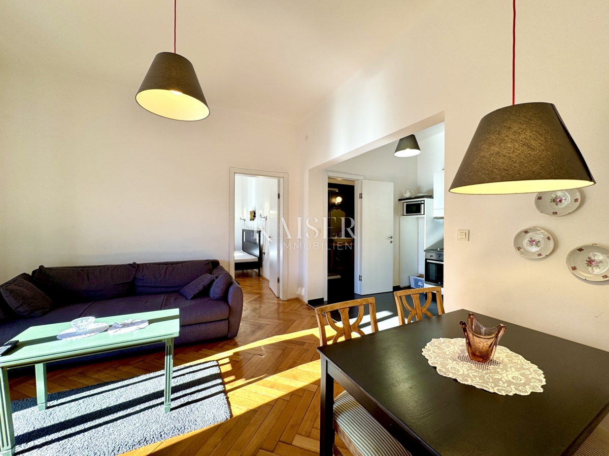 Opatija - Dva apartmaja z velikim balkonom v samem centru 100 m od morja